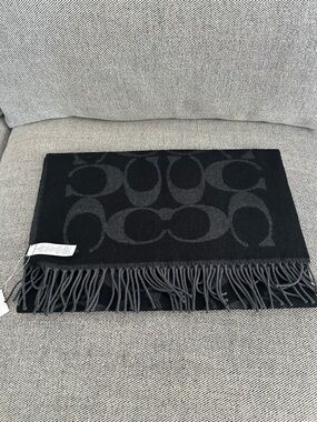 NWT Coach Signature Oversized Scarf Muffler CU807 1941 Black
